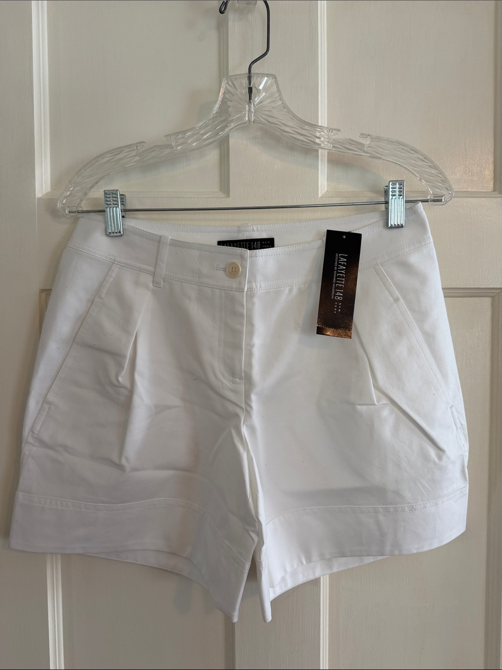 😎 Lafayette 148 New York white cotton shorts. Size 4. NWT.